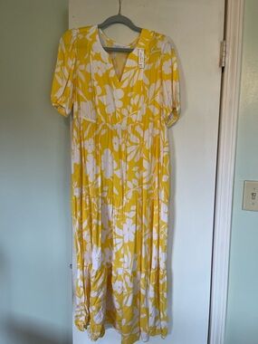 Susan Graver Yellow and White Floral Tunic Top